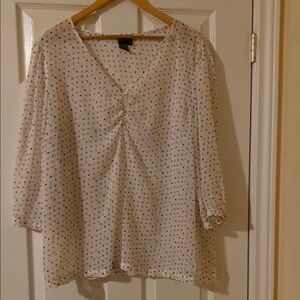 Cream Ruched V-Neck 3/4 Sleeve Blouse